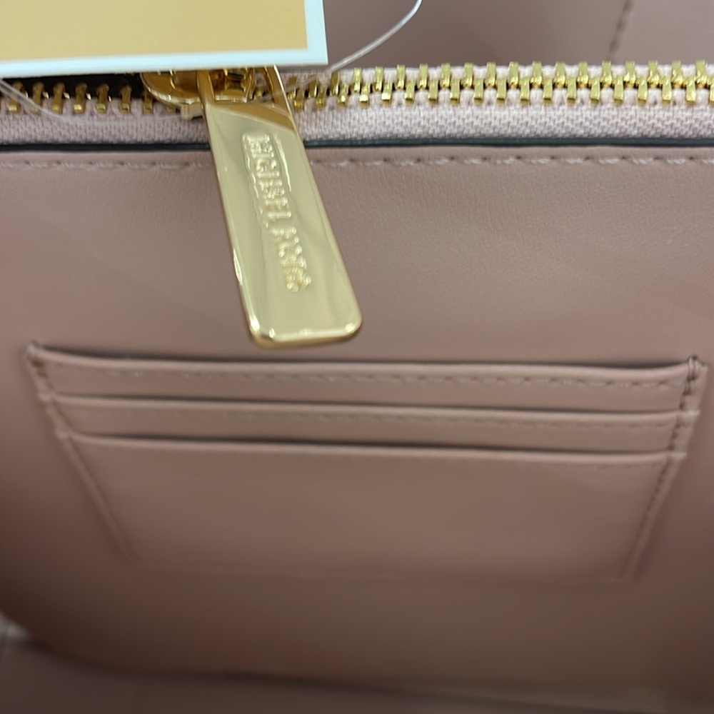 MICHAEL KORS
Mercer Medium Signature Logo Accordion Crossbody Messenger Satchel - Picture 12 of 16
